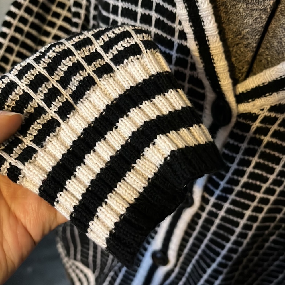 Forever 21 Black and White Check Stripe Chunky Grandpa Cardigan size XL - Picture 4 of 11